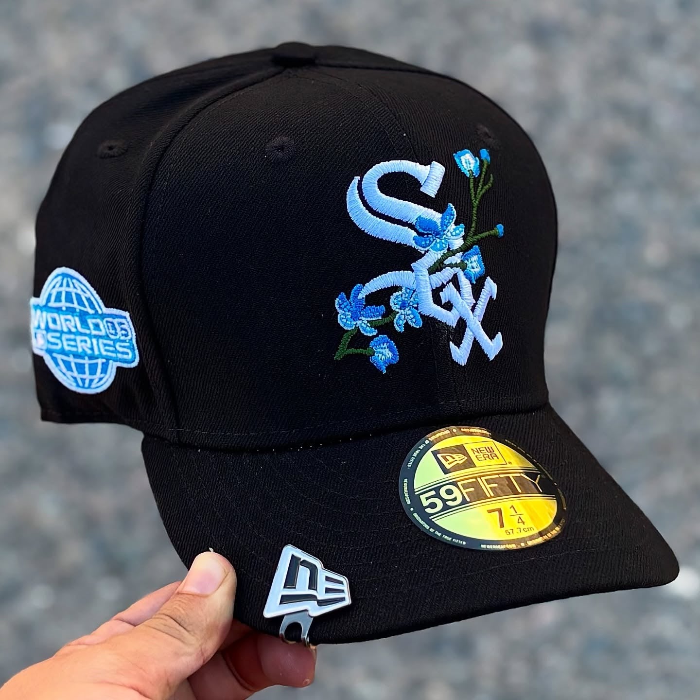 NEW ERA CHICAGO WHITE SOX BLACK 2005 WORLD SERIES BLOOM SIDE PATCH EMBROIDERED CASUAL BASEBALL CAP