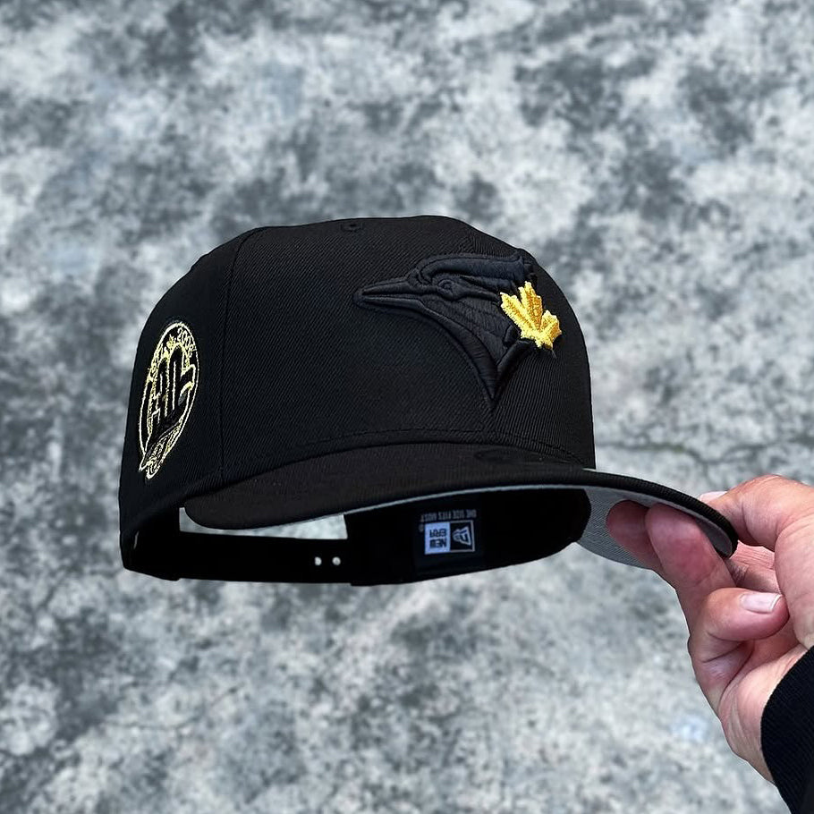 NEW ERA BLACK TORONTO BLUE JAYS GRAY BOTTOM EMBROIDERED CASUAL BASEBALL CAP