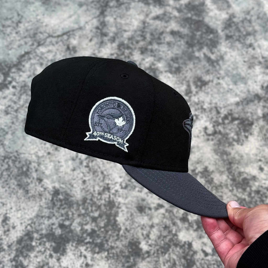 NEW ERA BLACK TORONTO BLUE JAYS GRAY BOTTOM EMBROIDERED CASUAL BASEBALL CAP